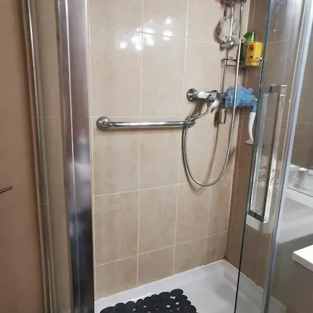 Glamour Lib Proche Gare Rer 5 Minute A Pied Homestay
